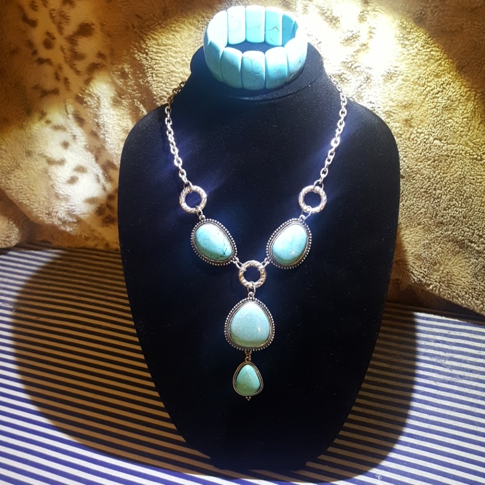 Turquoise Necklace and Bracelet Set